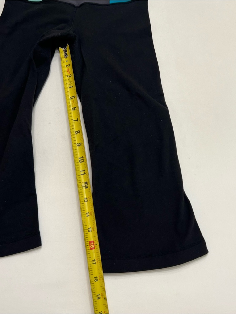 Lululemon Cropped Yoga Pants Capris Sz 2 Reversible  Yoga Pilates Balletcore Y2K - Picture 8 of 8